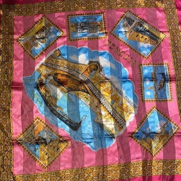 Venezia Scarf Featured 6 Touristic Attractions 37 x 37 - Picture 10 of 11